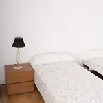 Rua 35 Hostel *